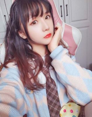 手撕小舞衣服视频素材_4K视频大全