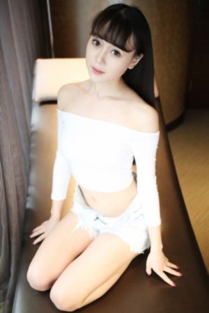 夜间做运动直播软件的美女_超清高清迅雷在线观看